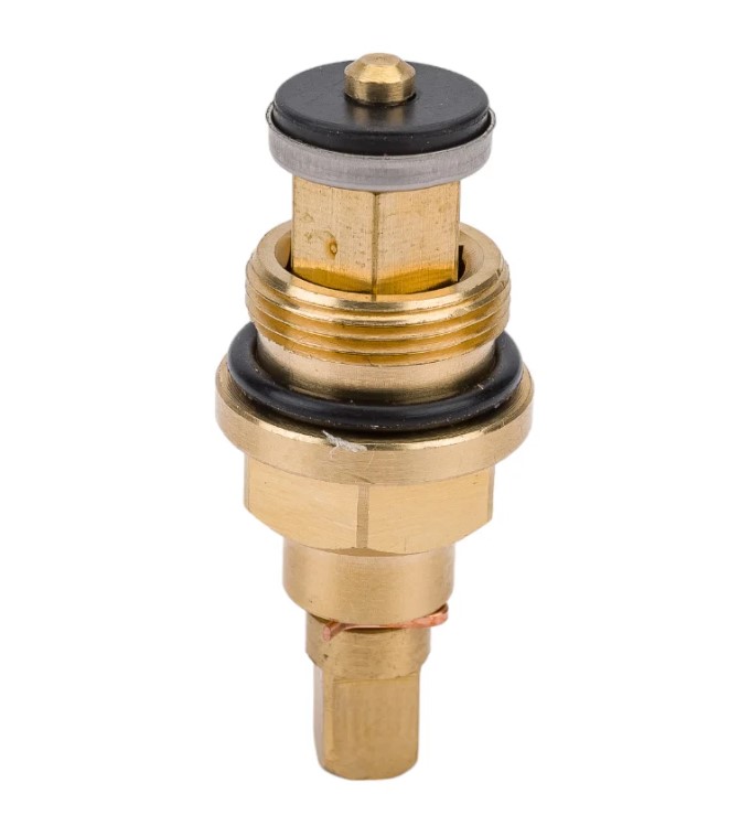 Кран букса М18х1 резина квадрат