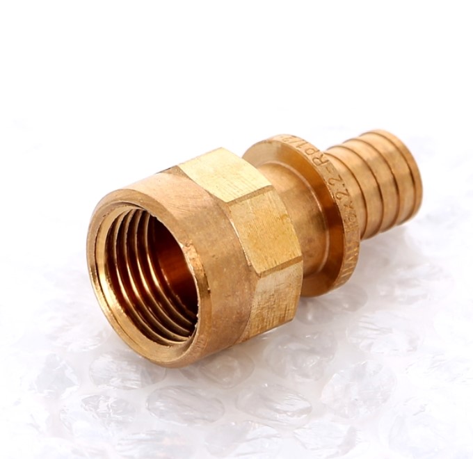 Rehau муфта с внутренней резьбой 16х1/2